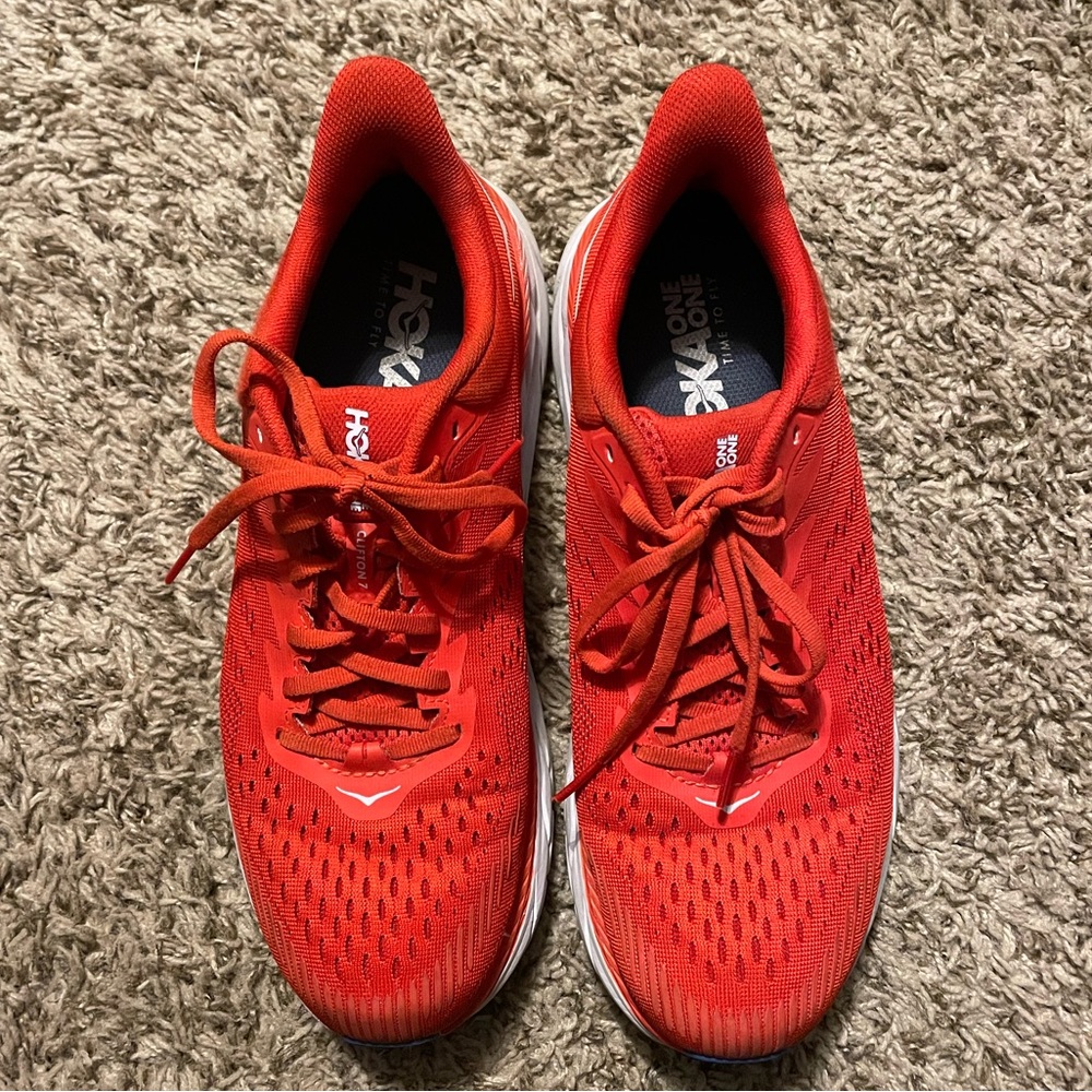 Women’s HOKA ONE ONE - Clifton 8 - size 9